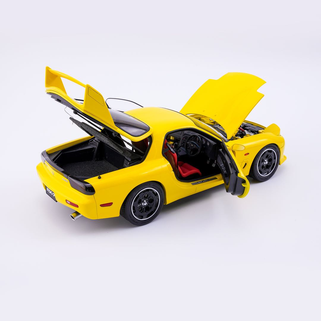 [Preorder] Polar Master 1:18 Mazda RX-7 Yellow PLM22-002-1