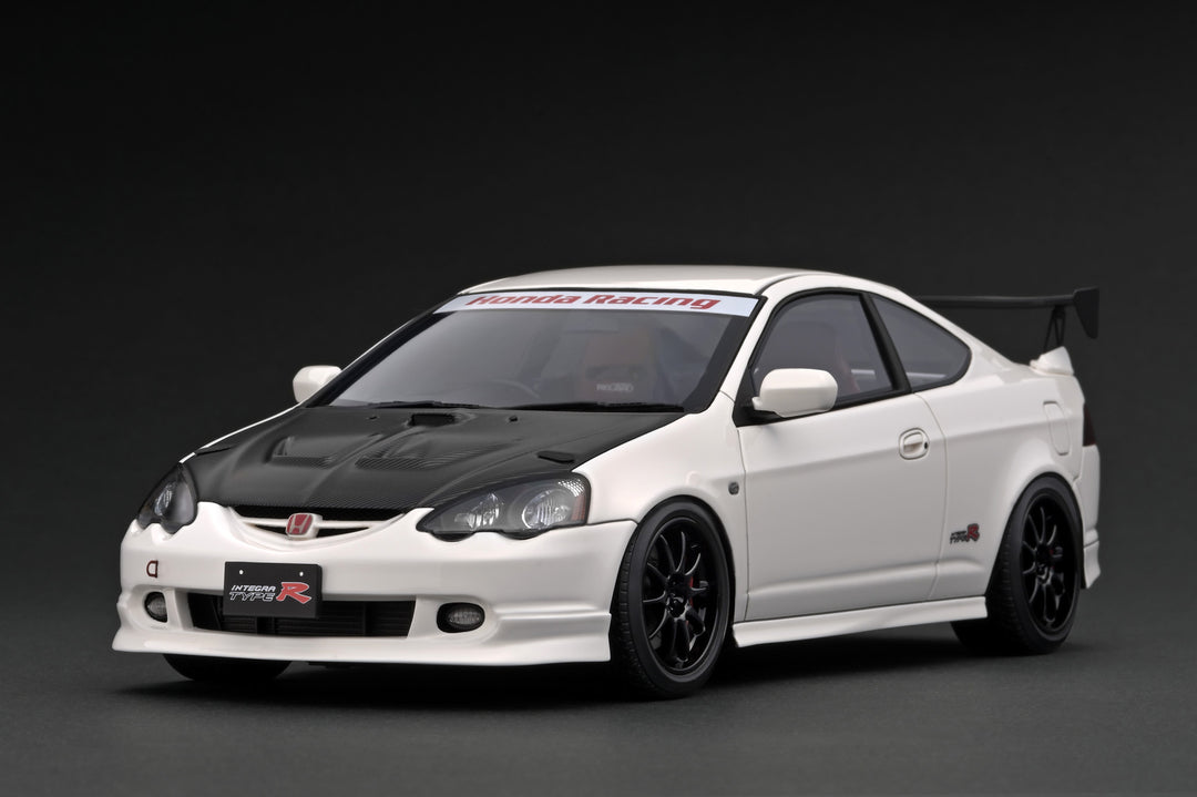Ignition Model 1:18 Honda INTEGRA (DC5) TYPE R White With K20A Engine