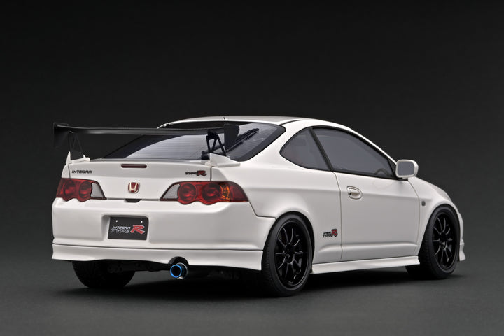 Ignition Model 1:18 Honda INTEGRA (DC5) TYPE R White With K20A Engine