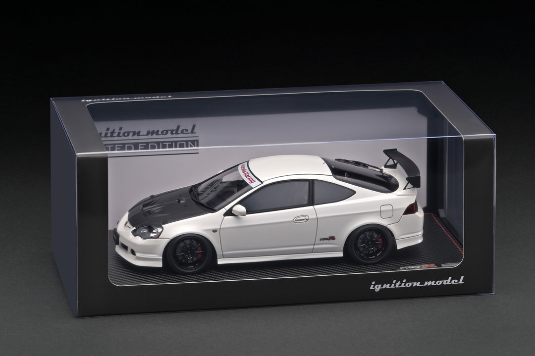Ignition Model 1:18 Honda INTEGRA (DC5) TYPE R White With K20A Engine