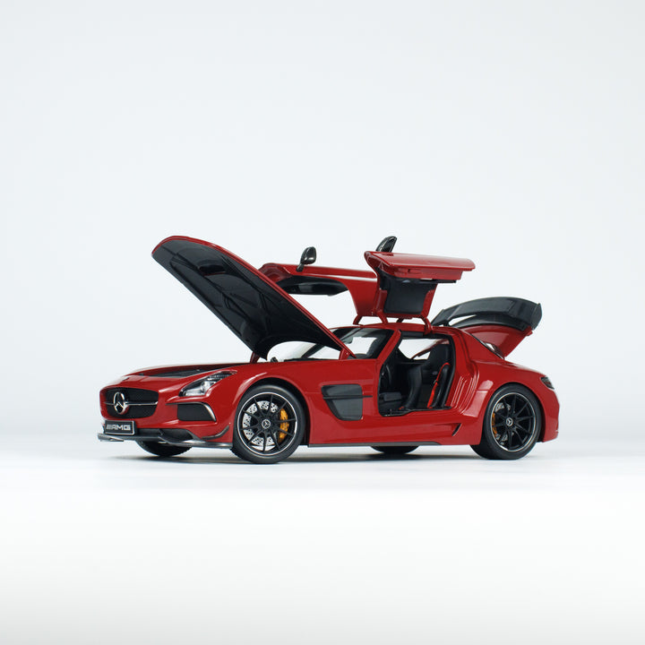 [Preorder] MINICHAMPS 1:18 Mercedes-Benz AMG SLS Black Series Red