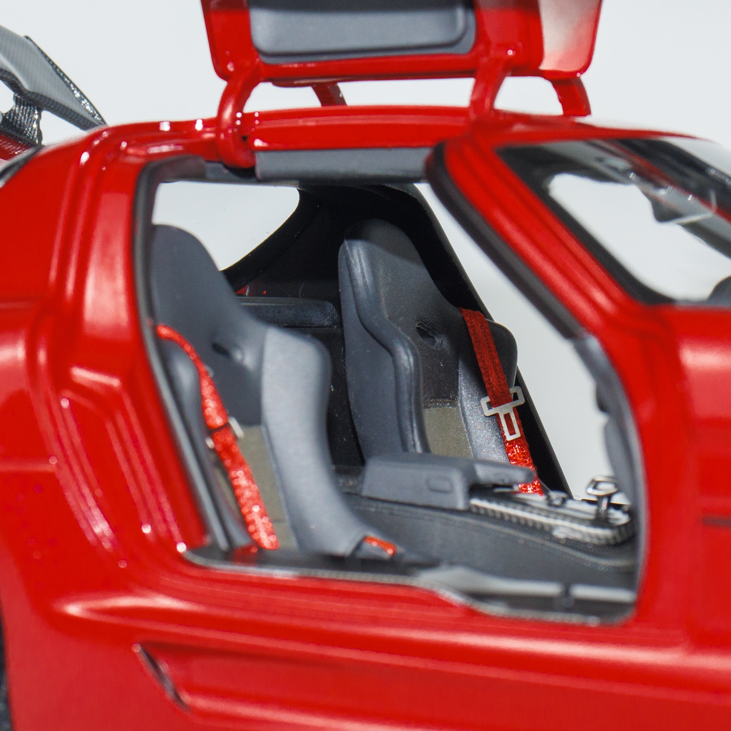 MINICHAMPS 1:18 Mercedes-Benz AMG SLS Black Series Red