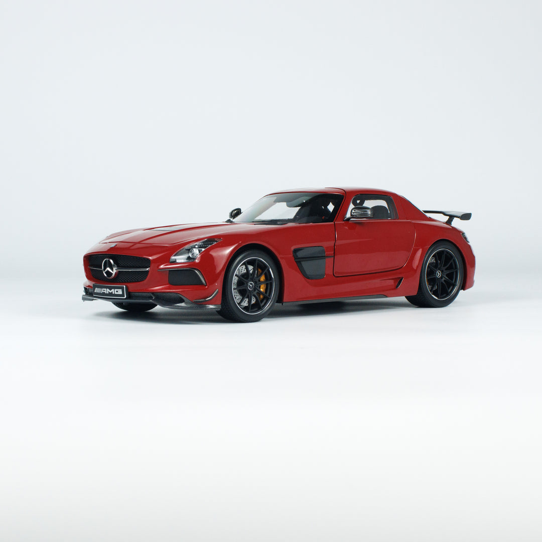 [Preorder] MINICHAMPS 1:18 Mercedes-Benz AMG SLS Black Series Red