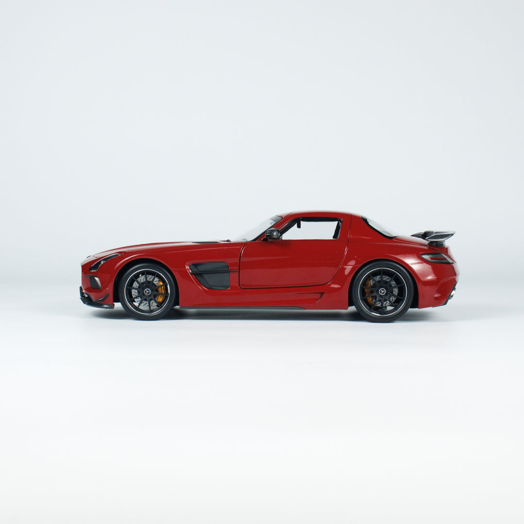 [Preorder] MINICHAMPS 1:18 Mercedes-Benz AMG SLS Black Series Red