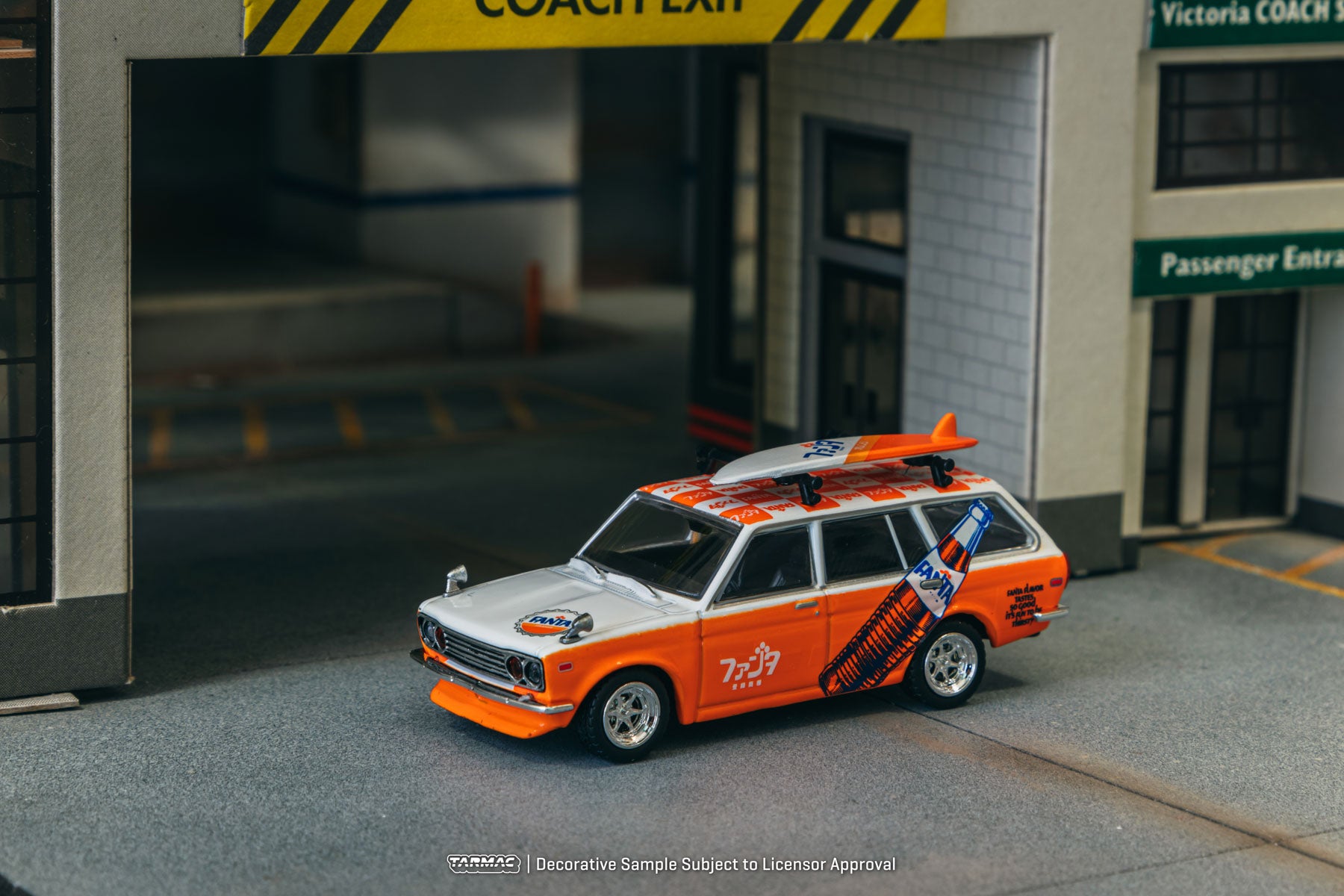 Tarmac Works 1:64 Datsun Bluebird 510 Wagon FANTA T64G-026-FA