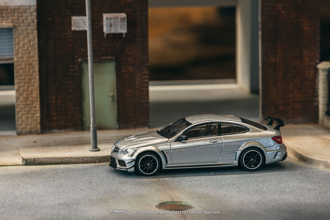 [Preorder] Tarmac Works 1:64 Mercedes-Benz C 63 AMG Coupé Black Series Silver Metallic T64G-009-SL