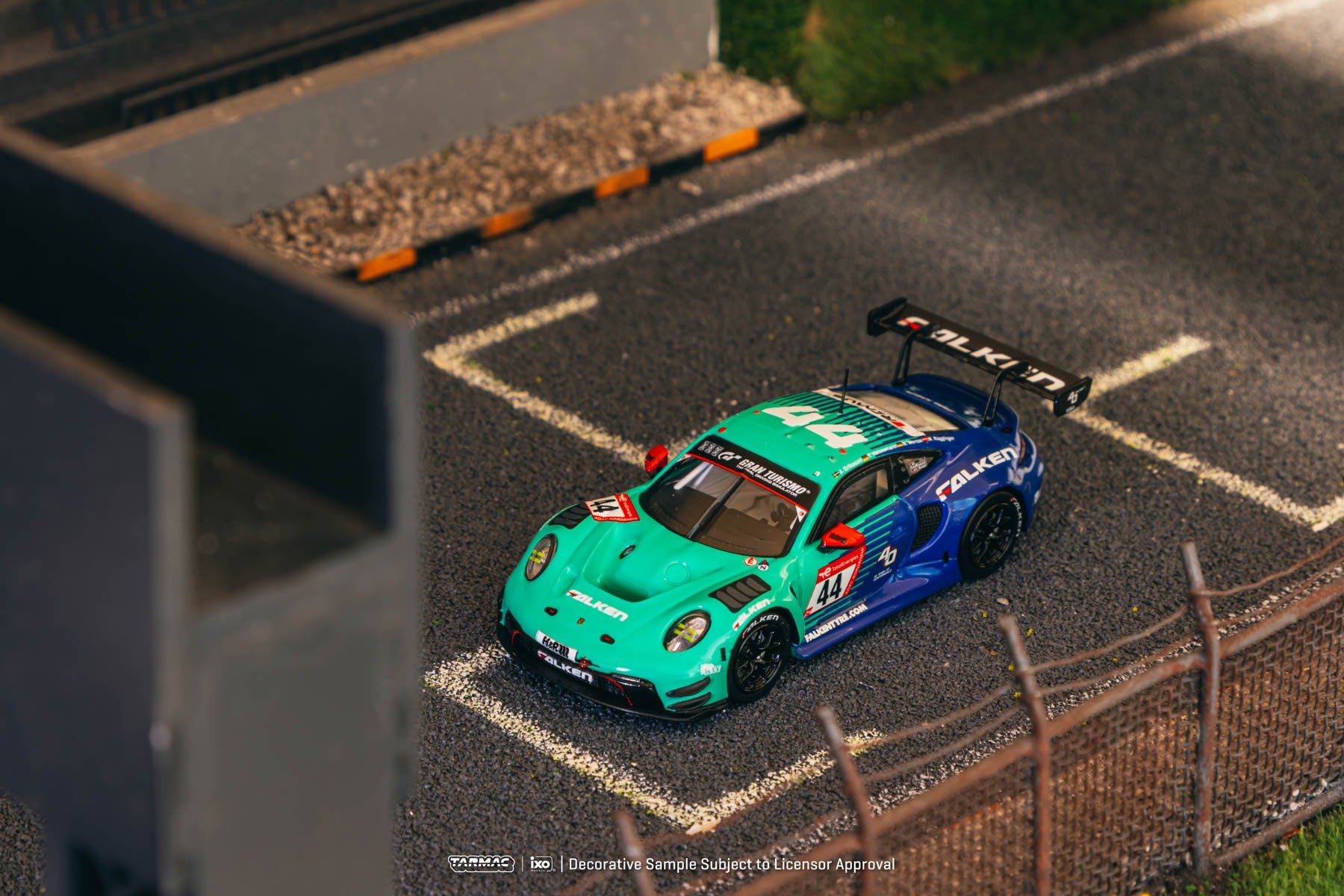 Tarmac Works 1:64 Porsche 911 GT3 R Nürburgring 24h 2023 T64-084