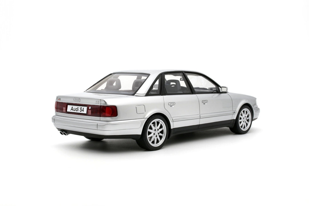 [Preorder] OttO 1:18 AUDI S4 (C4) 4.2 V8 CRYSTAL SILVER C6 1993 OT464