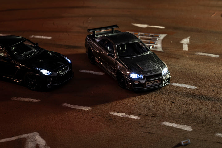 [Preorder] Kyosho 1:64 NISSAN SKYLINE GT-R with LED (NISMO BNR34 CRS Version) 07130LGR