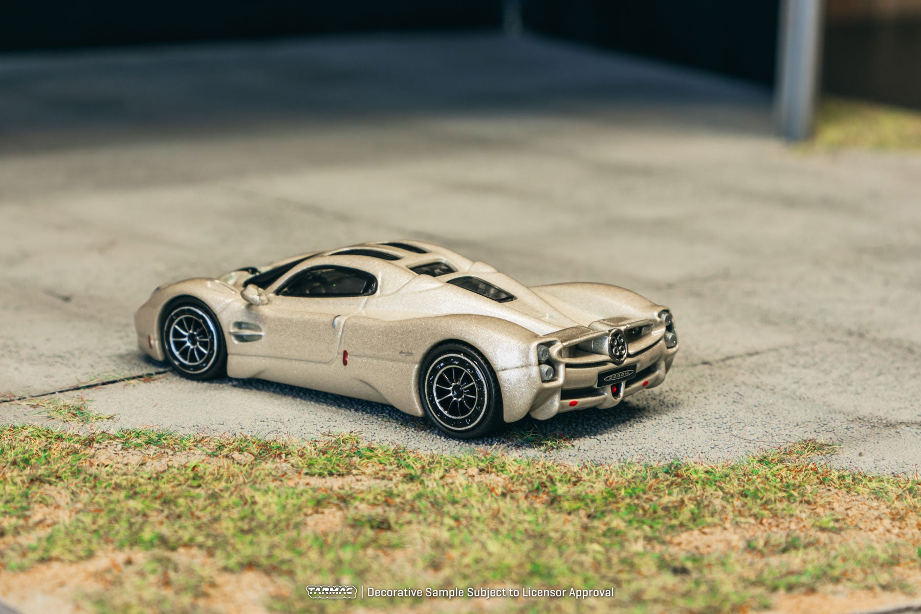 Tarmac Works 1:64 Pagani Utopia Rinascimento T64G-TL055-BI