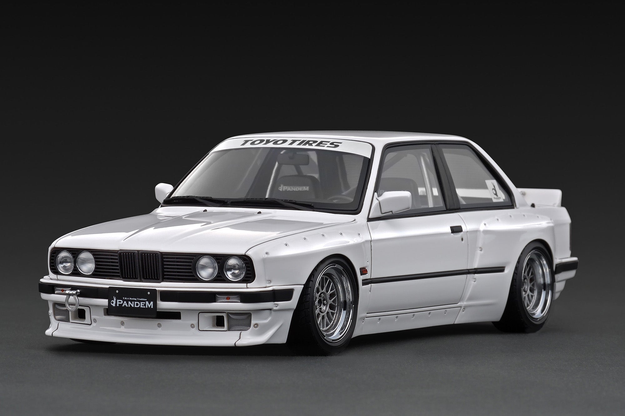 Ignition Model 1:18 PANDEM 30 Silver/White (2 Colours) IG3717