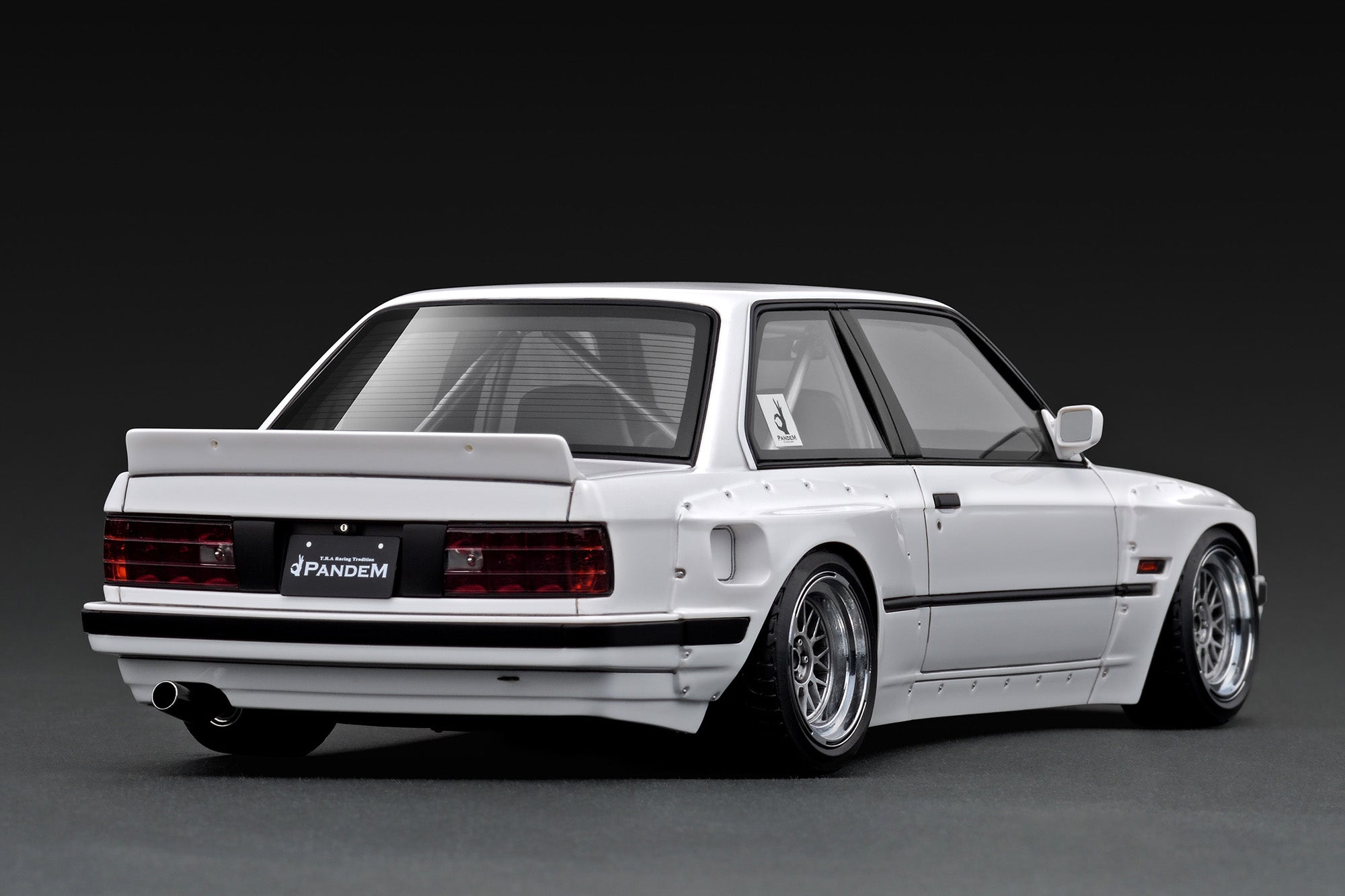 Ignition Model 1:18 PANDEM 30 Silver/White (2 Colours) IG3717