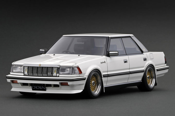 [Preorder] Ignition Model 1:18 Toyota Crown 3.0 Royal Saloon G (120) Pearl White/Gold (2 Colours)