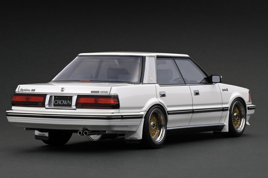 [Preorder] Ignition Model 1:18 Toyota Crown 3.0 Royal Saloon G (120) Pearl White/Gold (2 Colours)