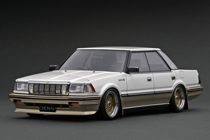 [Preorder] Ignition Model 1:18 Toyota Crown 3.0 Royal Saloon G (120) Pearl White/Gold (2 Colours)