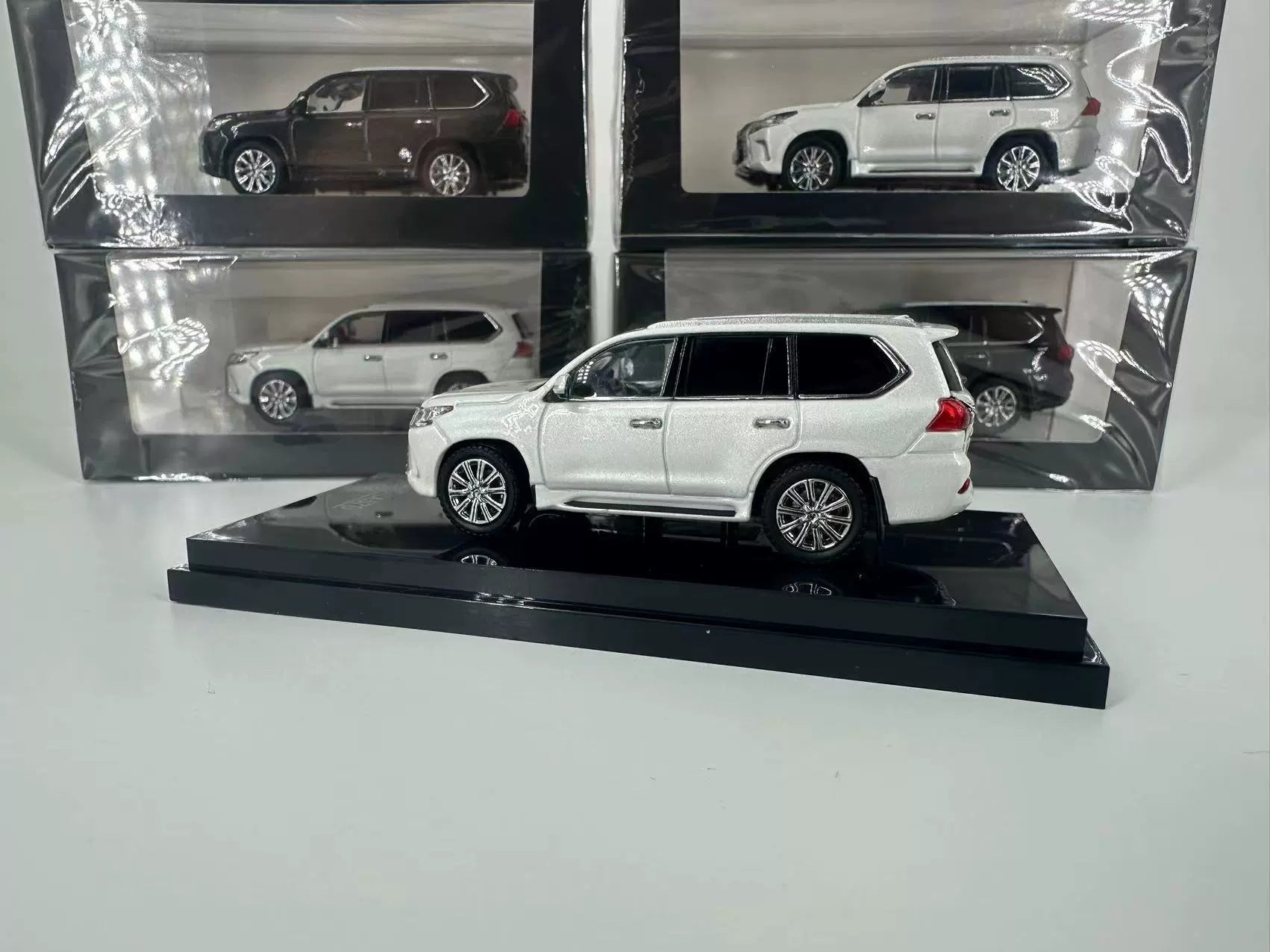Kyosho 1:64 Lexus LX570 (3 Colours) – Horizon Diecast