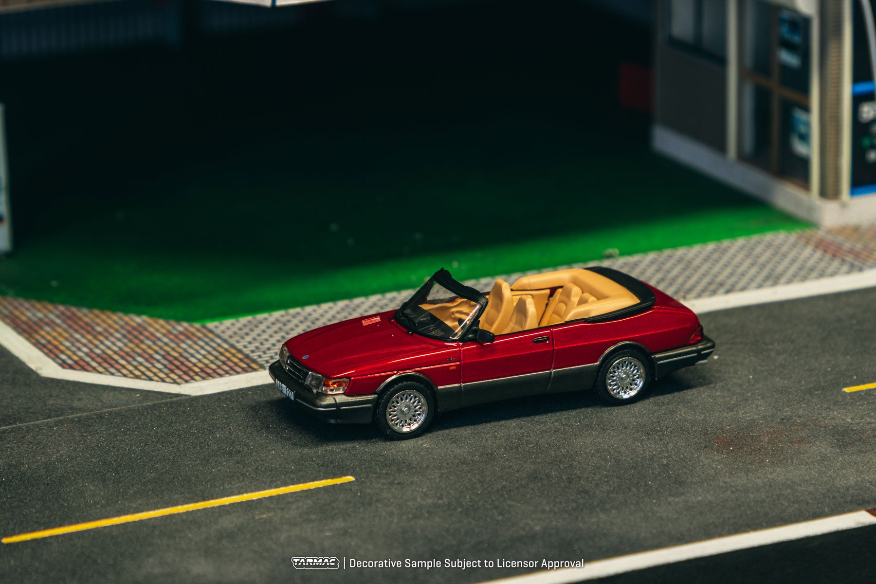 Tarmac Works 1:64 Saab 900 Turbo Convertible Red T64G-067-RE