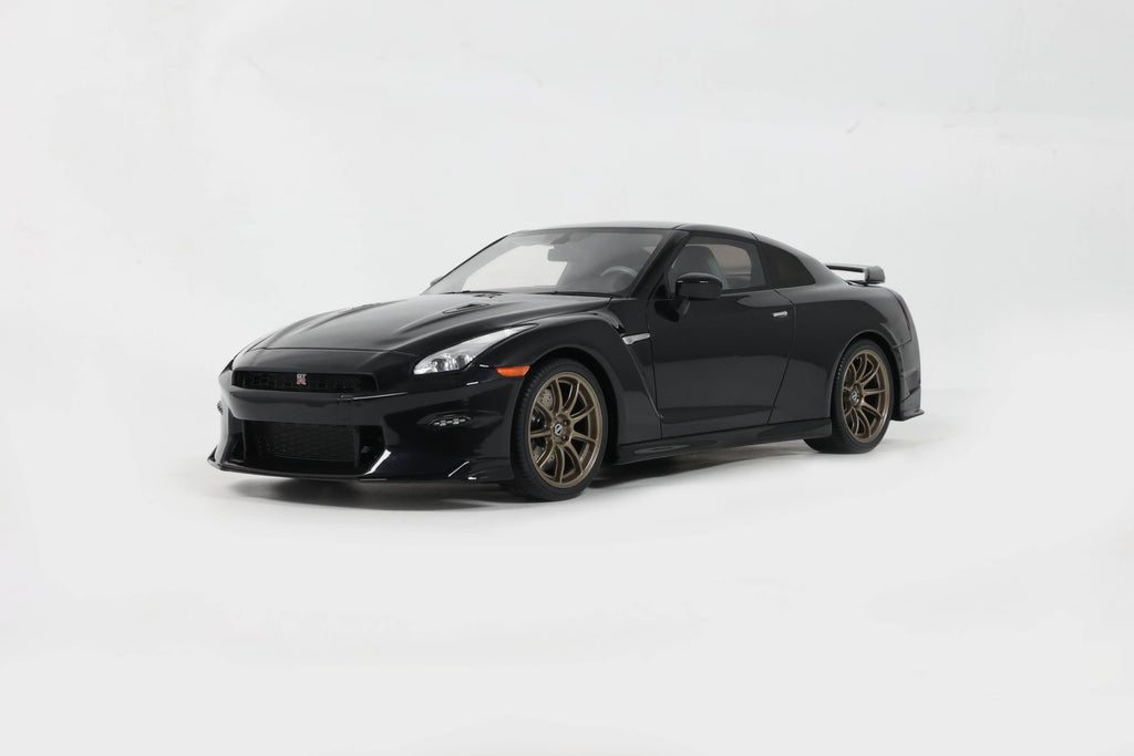 Preorder] GT Spirit 1:18 NISSAN GT-R TAKUMI EDITION PURPLE 2024