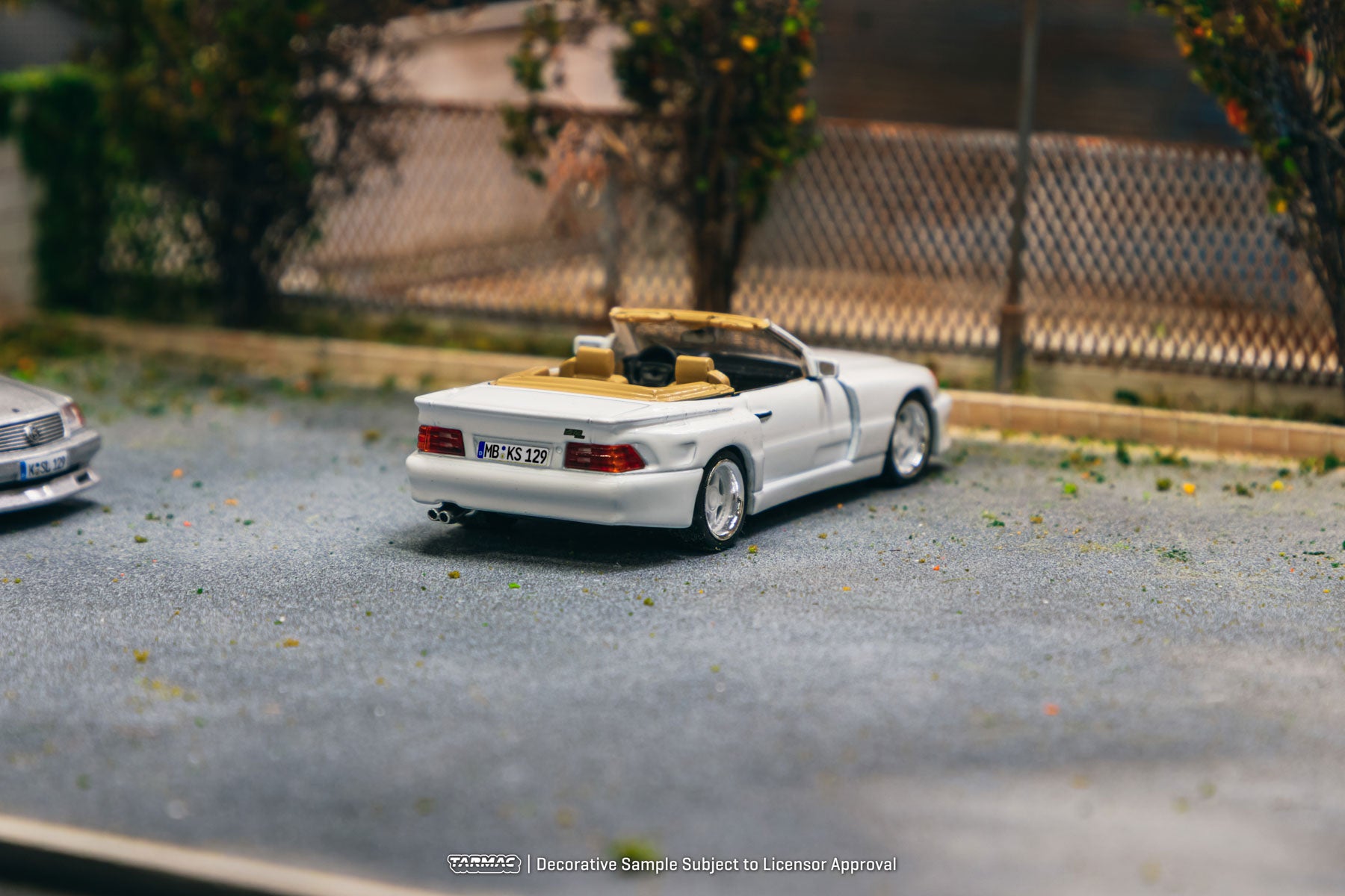 Tarmac Works 1:64 Mercedes-Benz SL 500 Koenig Specials White T64G