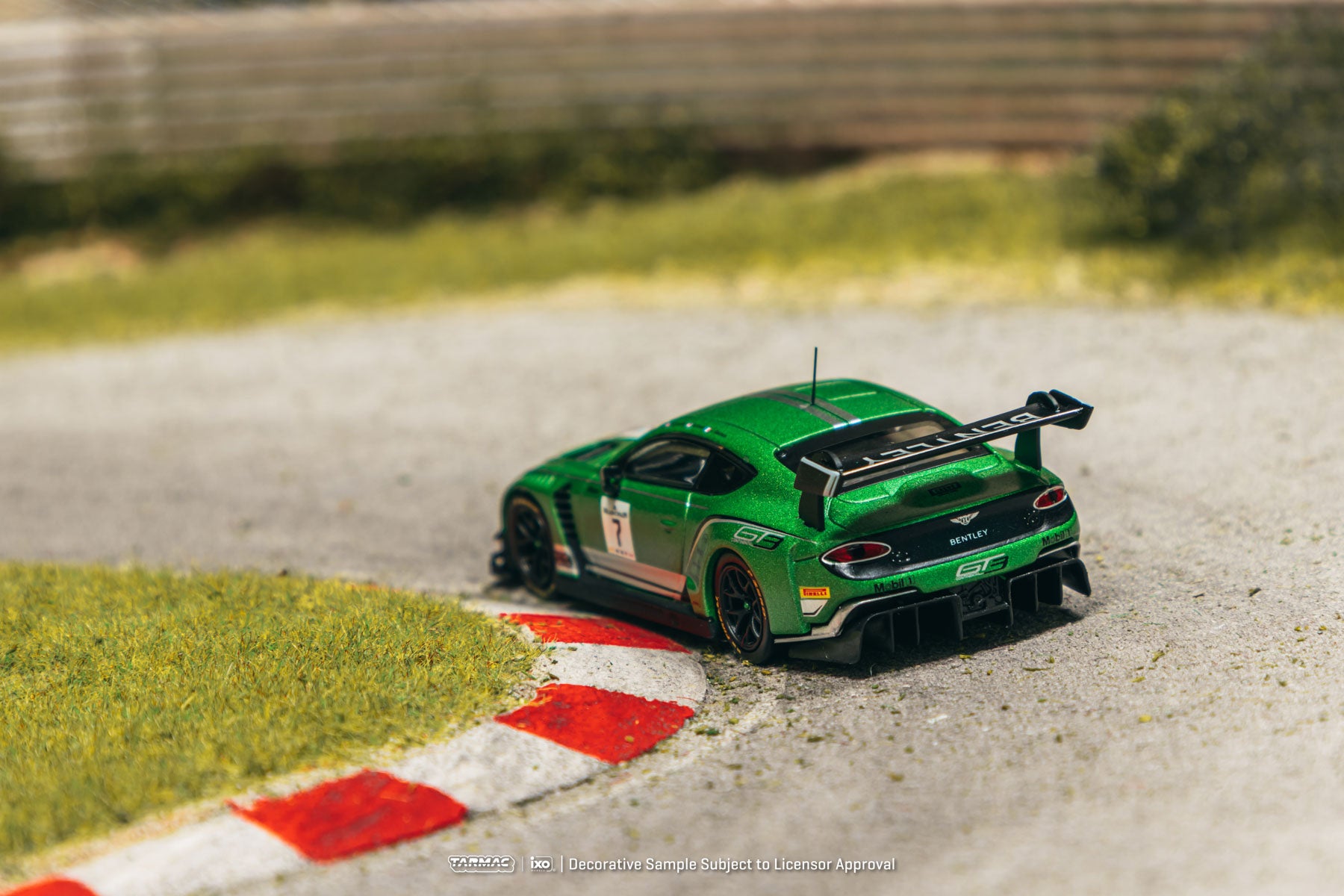 Tarmac Works 1:64 Bentley Continental GT3 Blancpain GT Series 2018