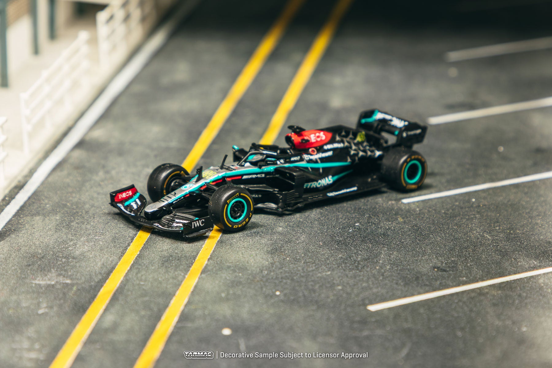 Preorder] Tarmac Works 1:64 Mercedes-AMG F1 W12 E
