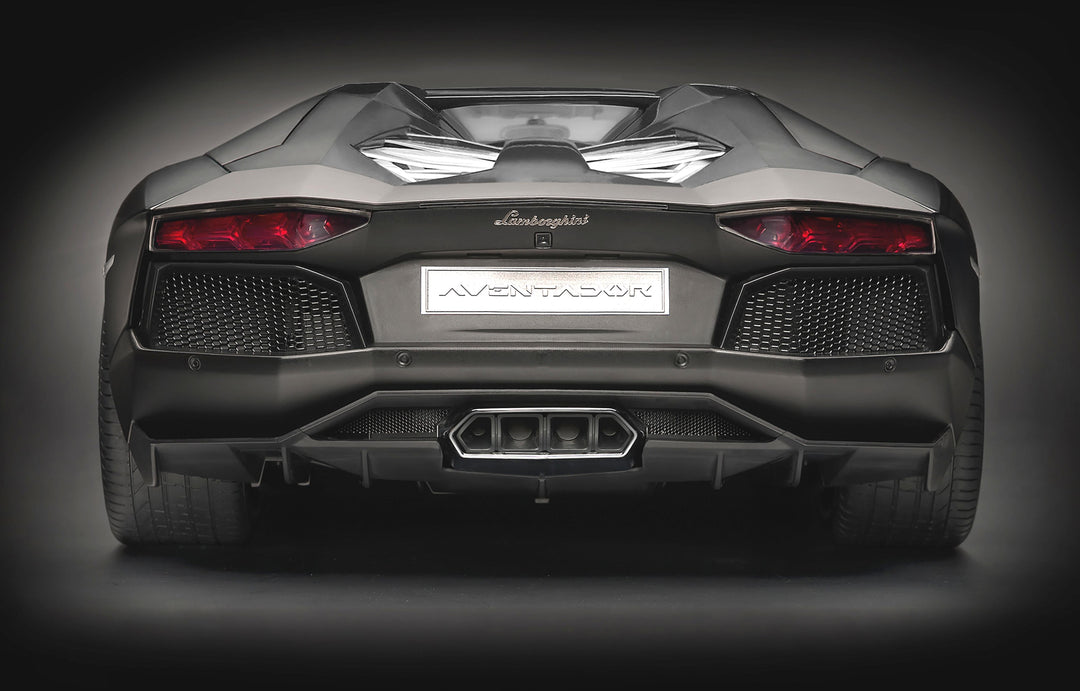 [Preorder] Pocher 1:8 Model Kits Lamborghini Aventador LP 700-4 Roadster Nero Nemesis