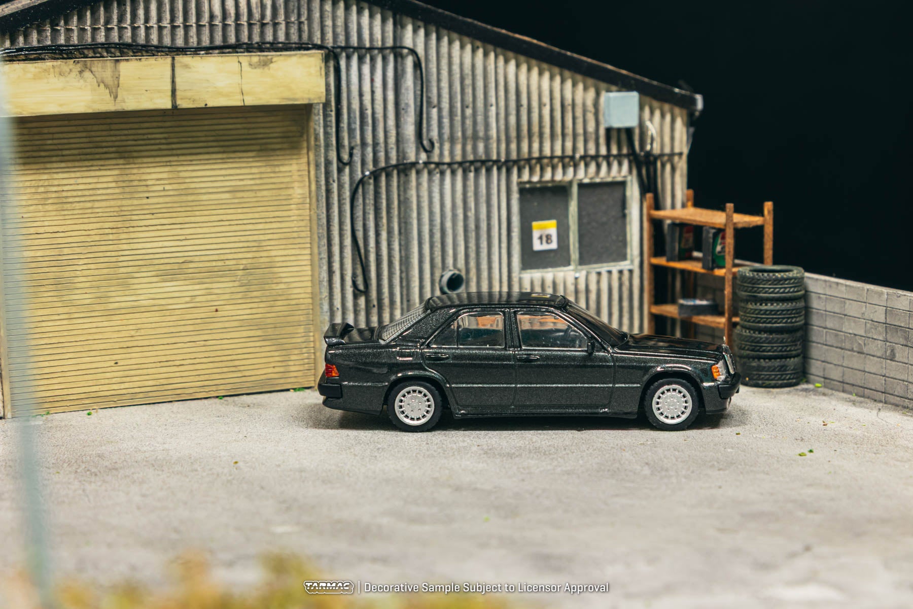 Tarmac Works 1:64 Mercedes-Benz 190 E 2.3-16 Blue-Black metallic