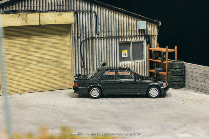 [Preorder] Tarmac Works 1:64 Mercedes-Benz 190 E 2.3-16 Blue-Black metallic T64G-047-BK