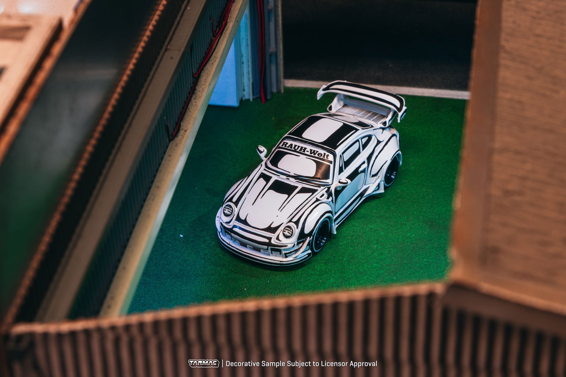 Preorder] Tarmac Works 1:64 RWB 993 – Designed by JOSHUA VIDES