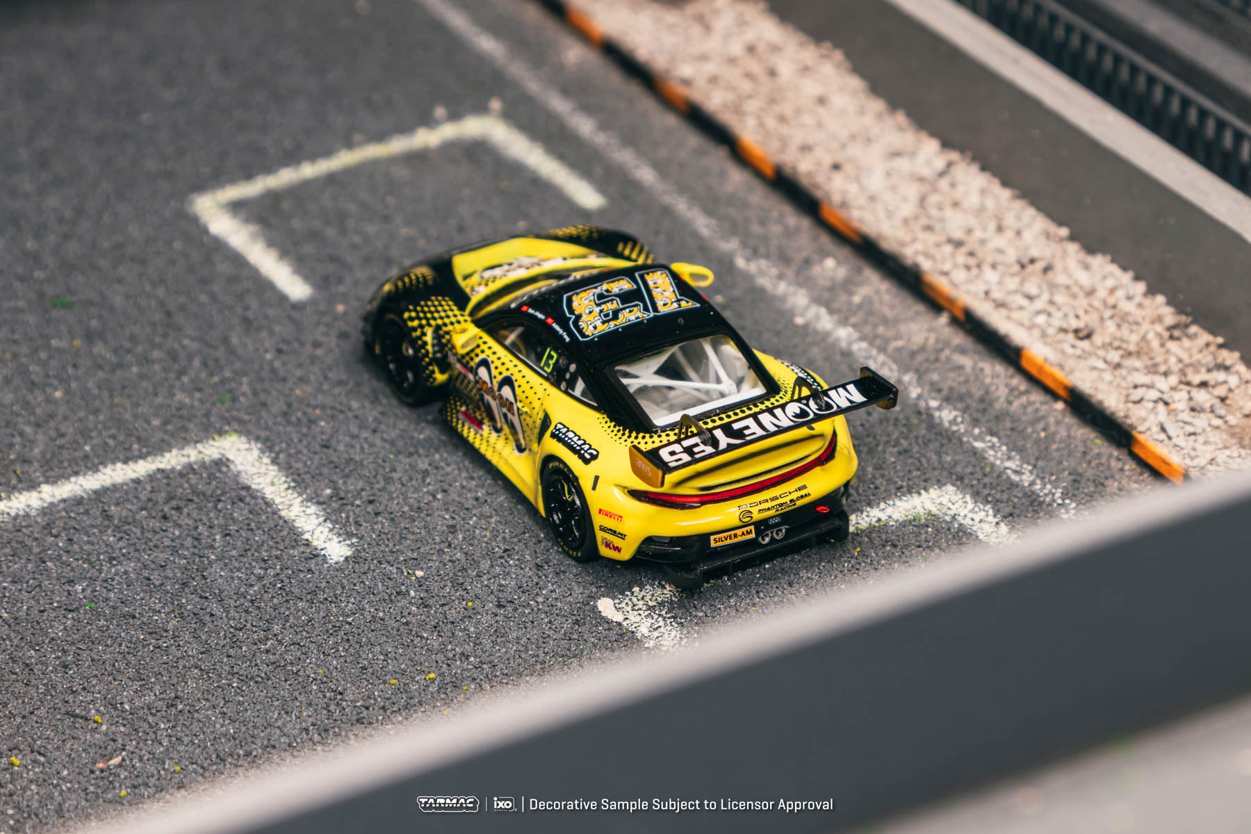 Preorder] Tarmac Works 1:64 Porsche 911 GT3 R GT World Challenge