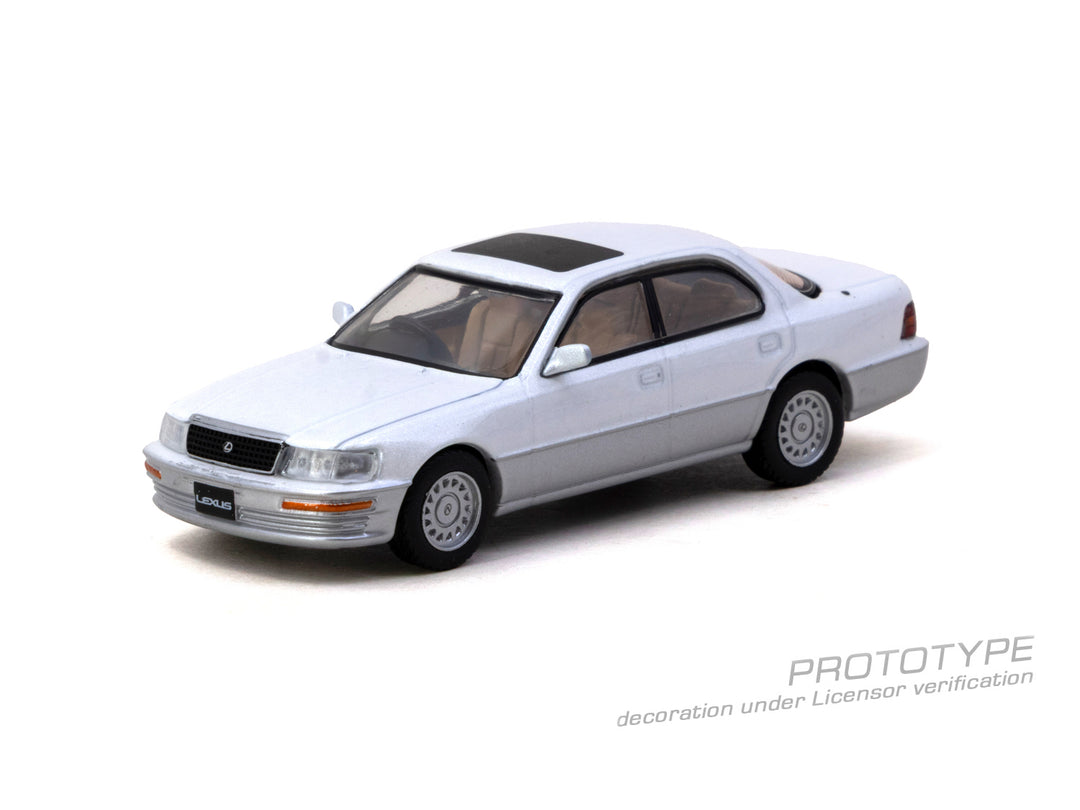 [Preorder] Tarmac Works 1:64 Lexus LS400 (UCF10) – Pearl White T64G-082-WH-B