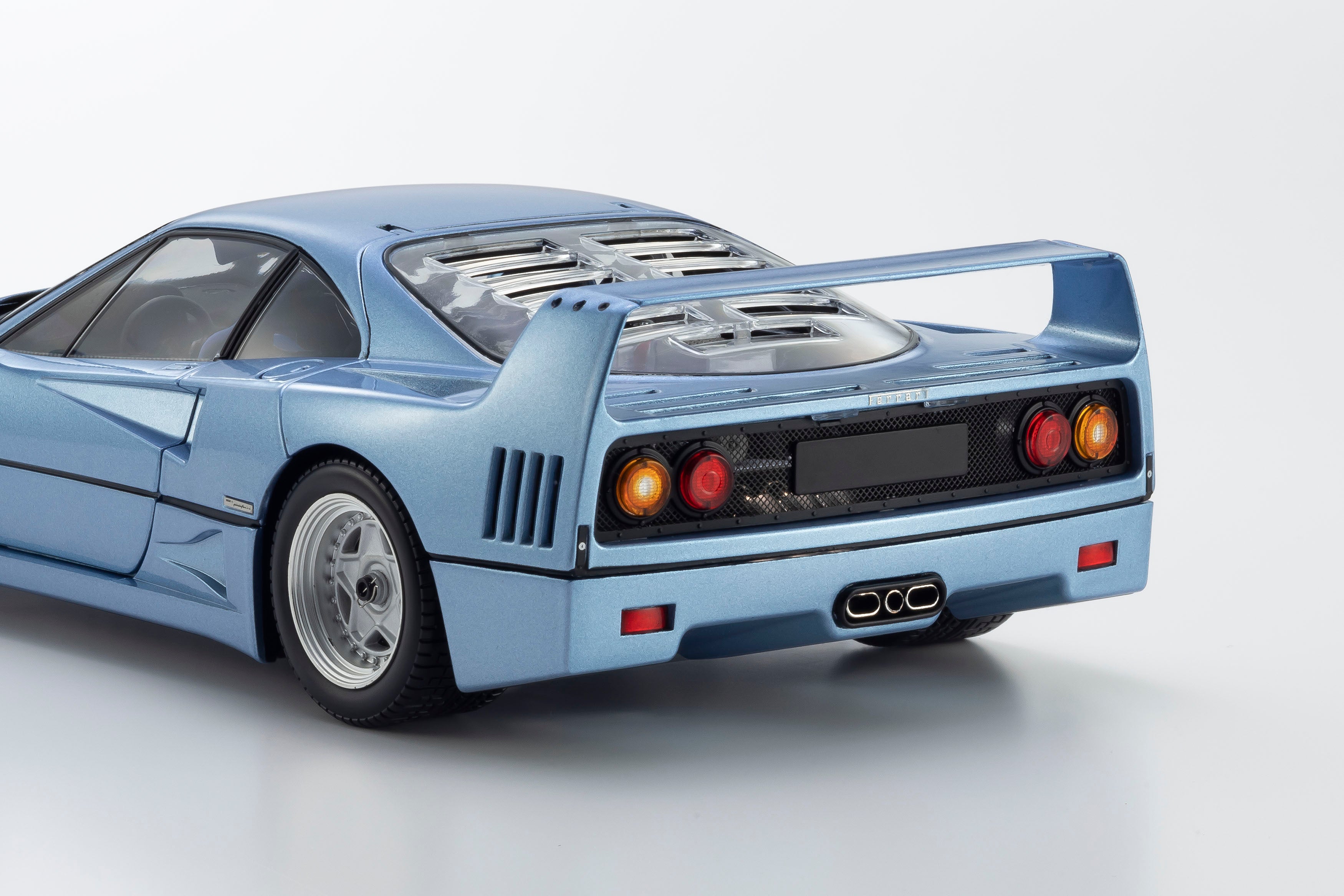 Preorder] Kyosho 1:18 Ferrari F40 Light Blue Metallic 08416LB