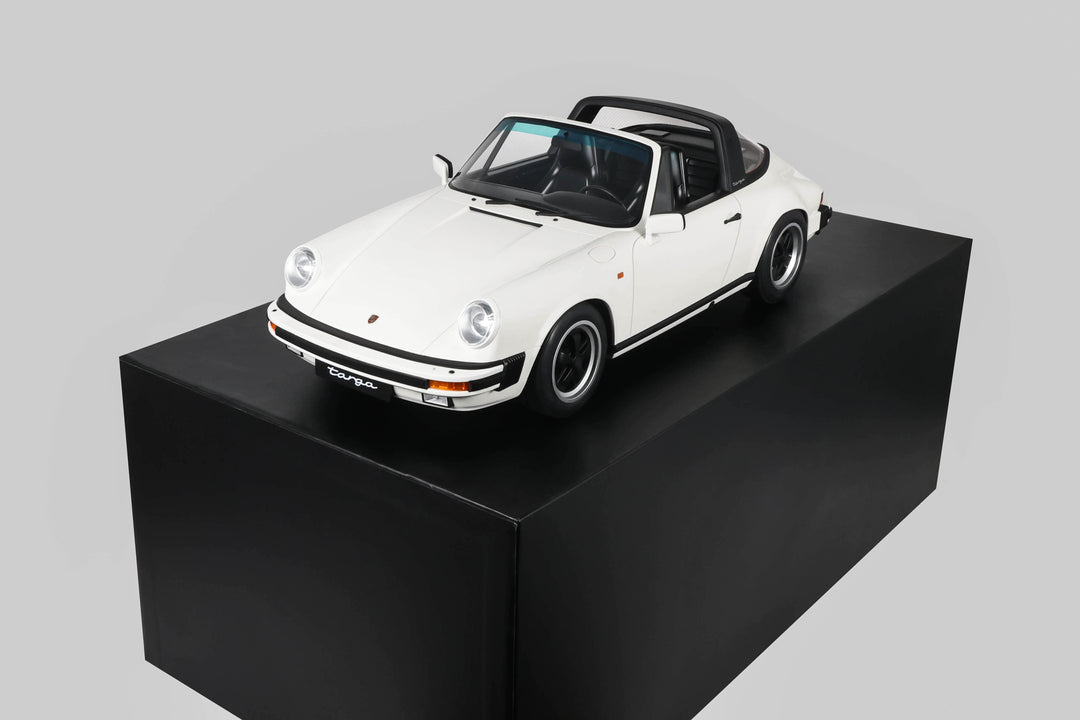 [Preorder] GT Spirit 1:8 PORSCHE 911 3.2 TARGA GRAND PRIX WHITE 1984 GTS802302