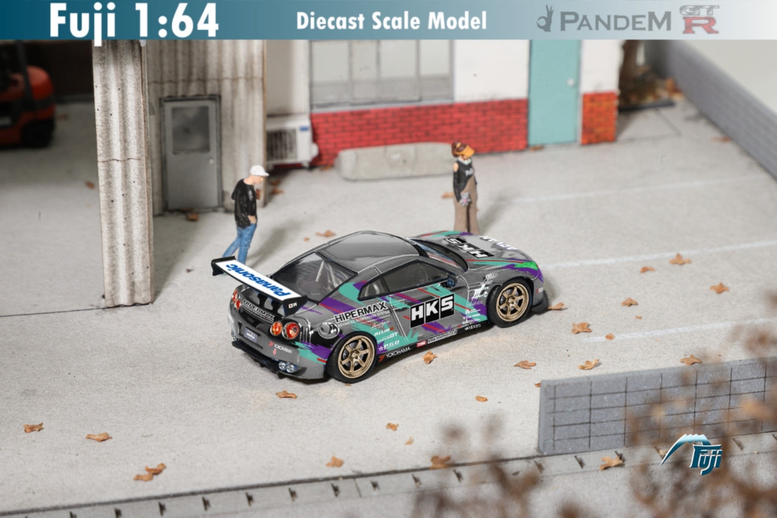 Fuji 1:64 Nissan Pandem GT-R R35 Rocket Bunny (2 Versions