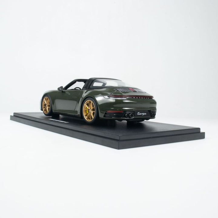 GT Spirit 1:18 PORSCHE 911 (992) TARGA 4S 2020 PTS BLACK OLIVE GREEN