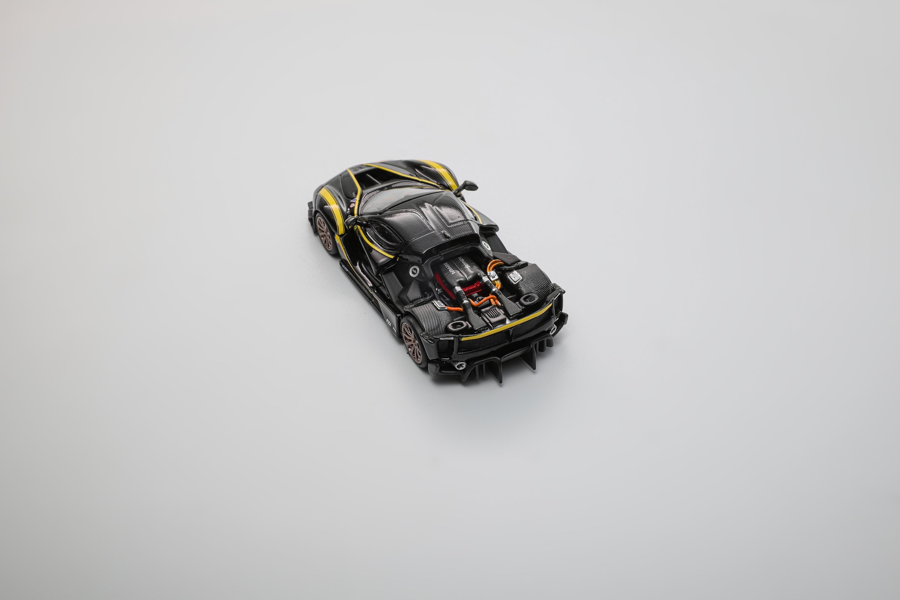 Little Toys 1:64 Ferrari Supercar FXX-K EVO (3 Colours) – Horizon