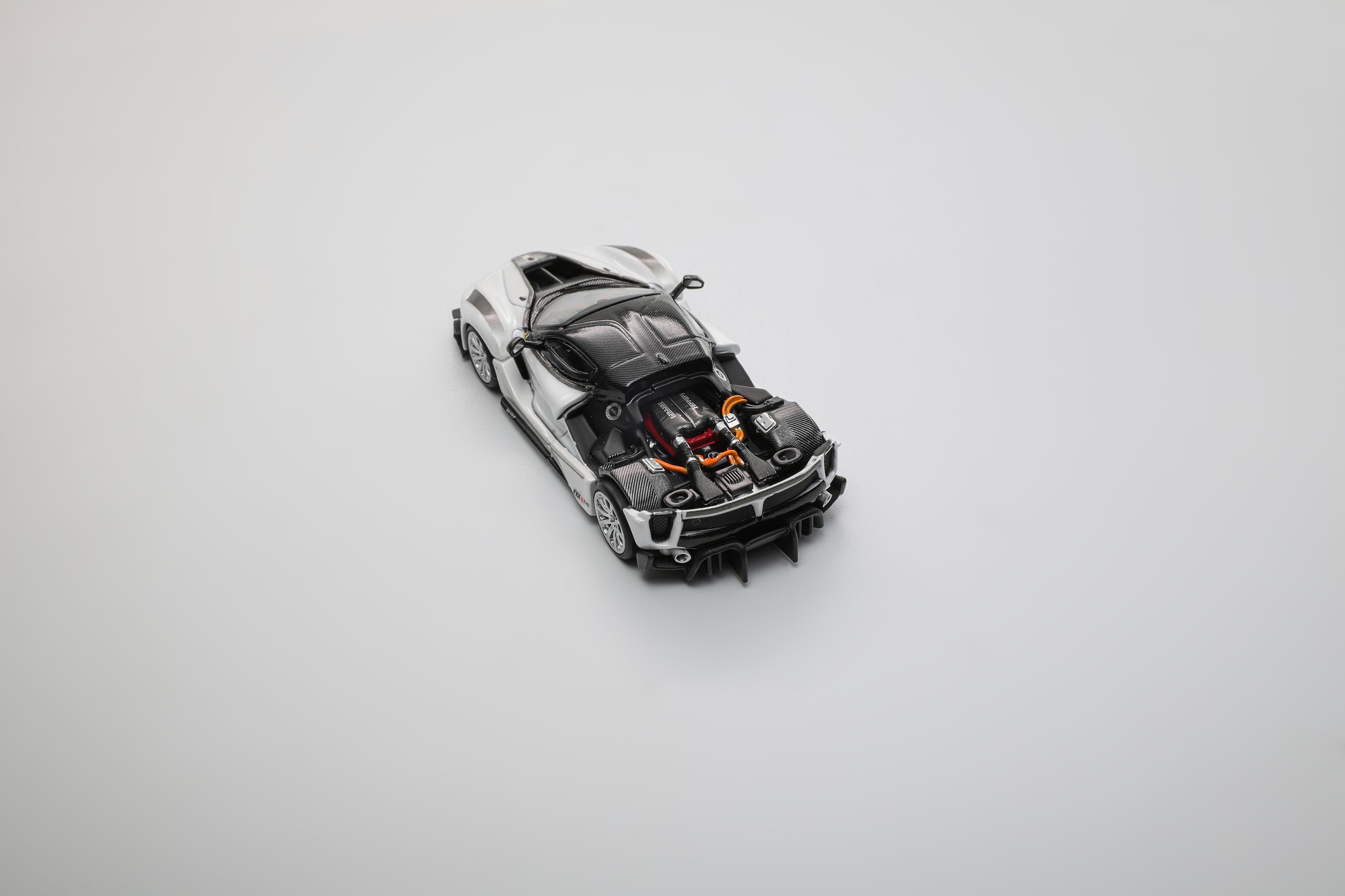 Little Toys 1:64 Ferrari Supercar FXX-K EVO (3 Colours) – Horizon