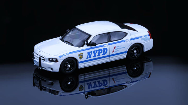 [Preorder] Rollin 1:64 NYPD New York Police Department Highway Patrol HWY Semi-concealed police car 08 Warhorse
