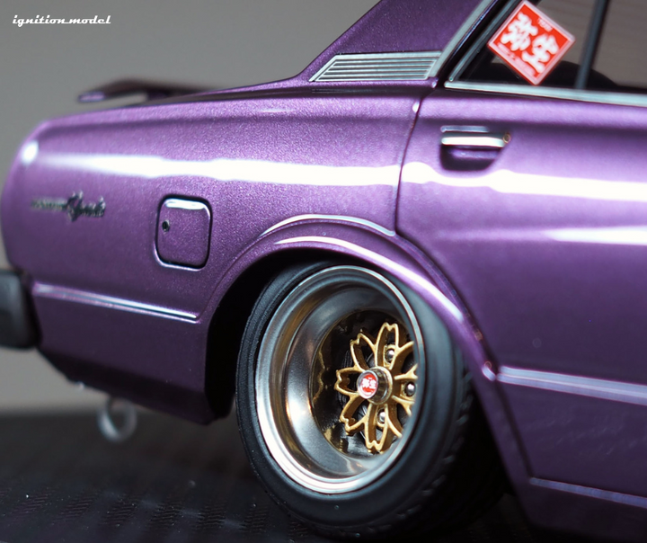 Ignition Model 1:18 Toyota MarkⅡ Sedan Grande (MX41) Purple Metallic