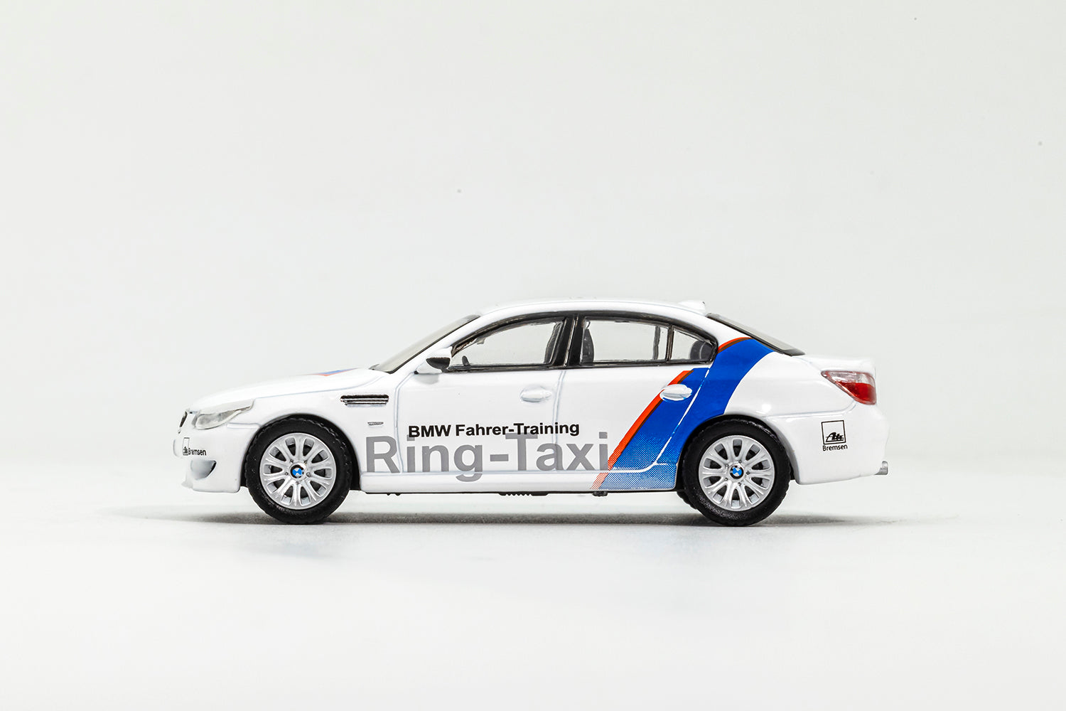 MAISTO 36144-SAF Scale 1/18 | BMW 5-SERIES M5 COUPE SAFETY CAR