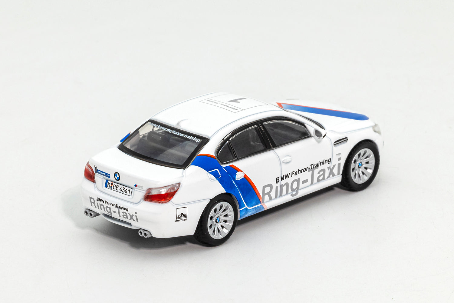 Shadow 1:64 BMW M5 E60 (2 Versions) – Horizon Diecast