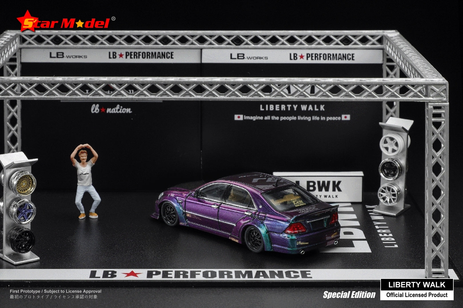 Star Model 1:64 LBWK licensed Toyota Crown The 12nd Generation