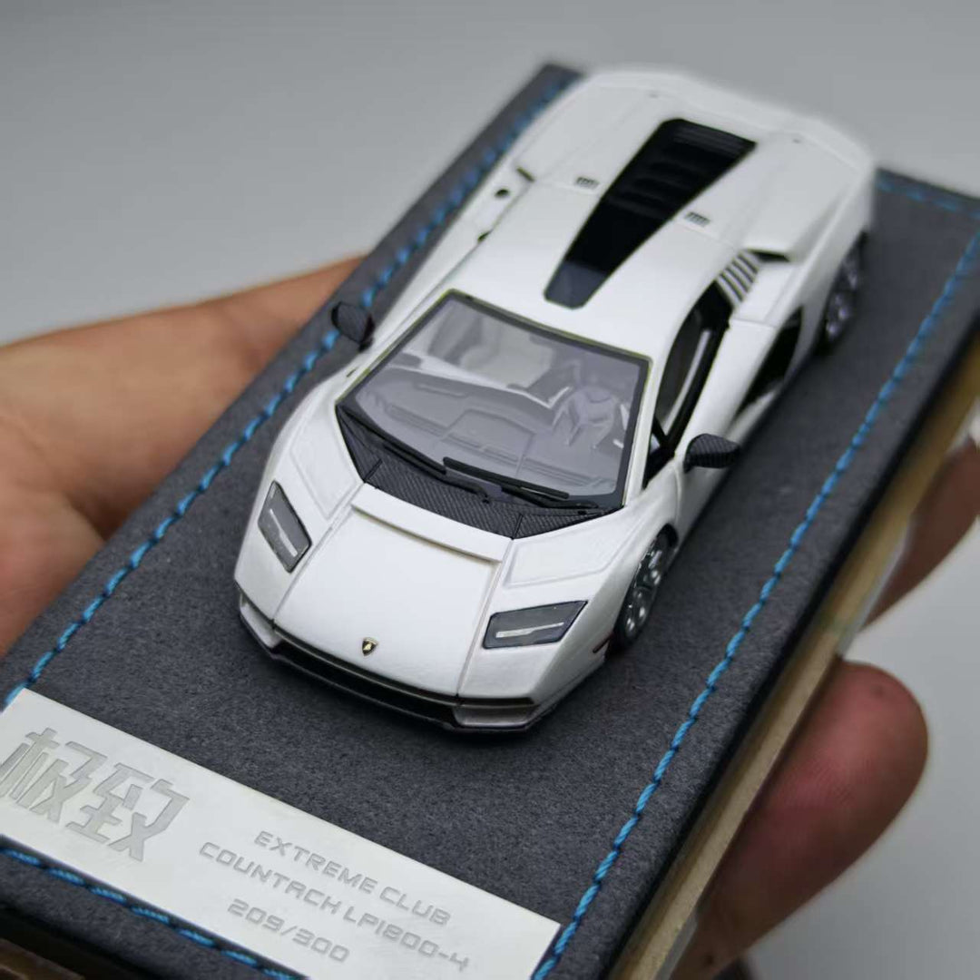 Extreme Club 1:64 Lamborghini Countach LPI800-4 (7 Colours)