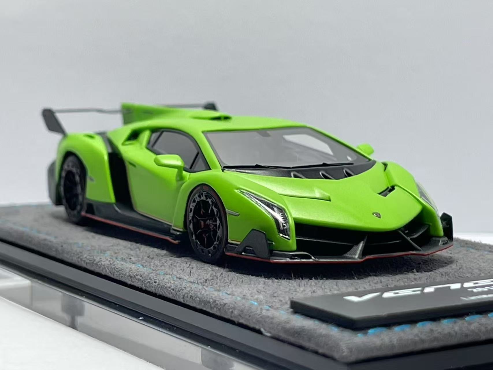 DMH 1:64 Lamborghini Veneno (2 Colours) – Horizon Diecast