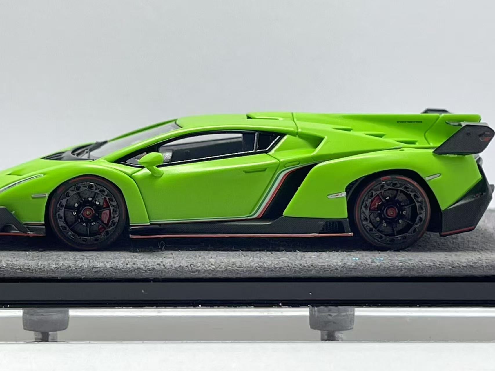 DMH 1:64 Lamborghini Veneno (2 Colours) – Horizon Diecast