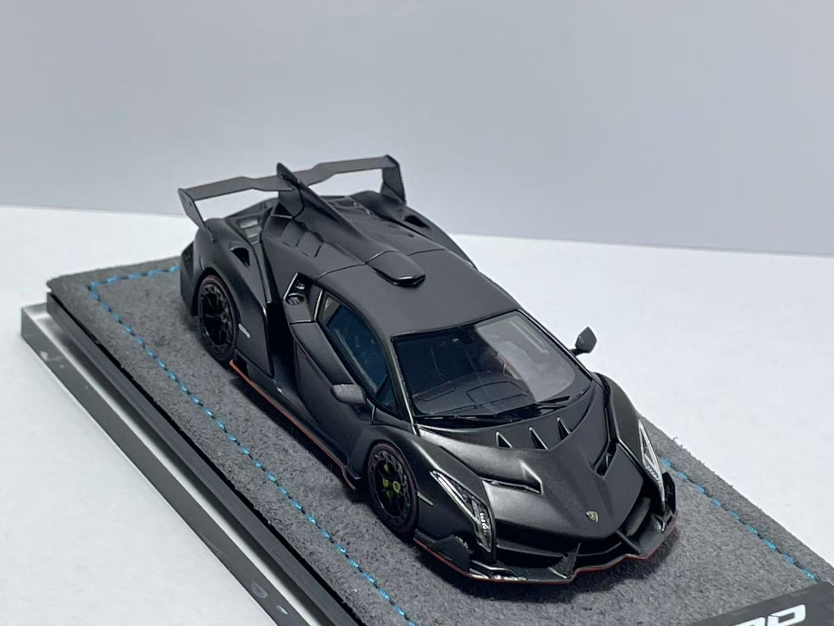 DMH 1:64 Lamborghini Veneno (2 Colours) – Horizon Diecast