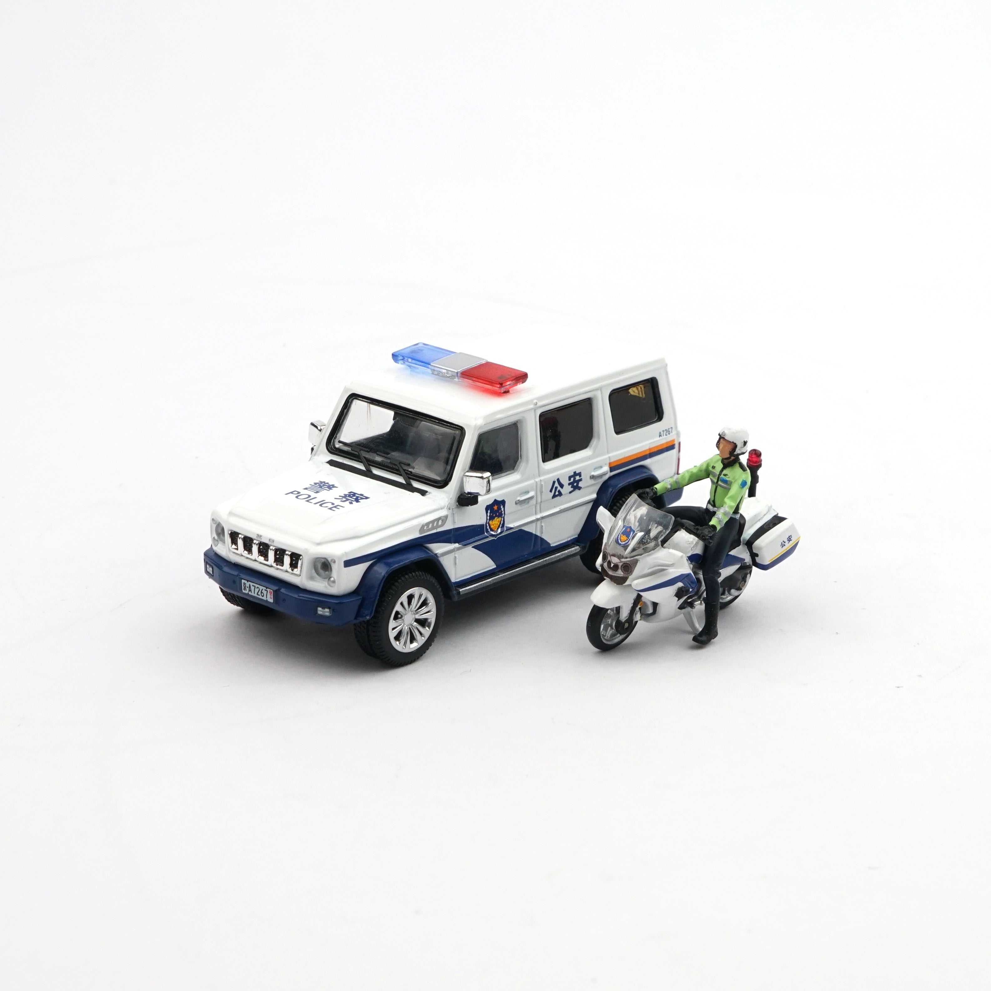 Preorder] XCARTOYS 1:64 BAIC BJ80 People's Police Motorcycle