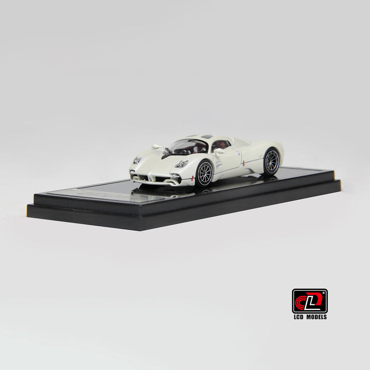 LCD 1:64 Pagani Utopia White