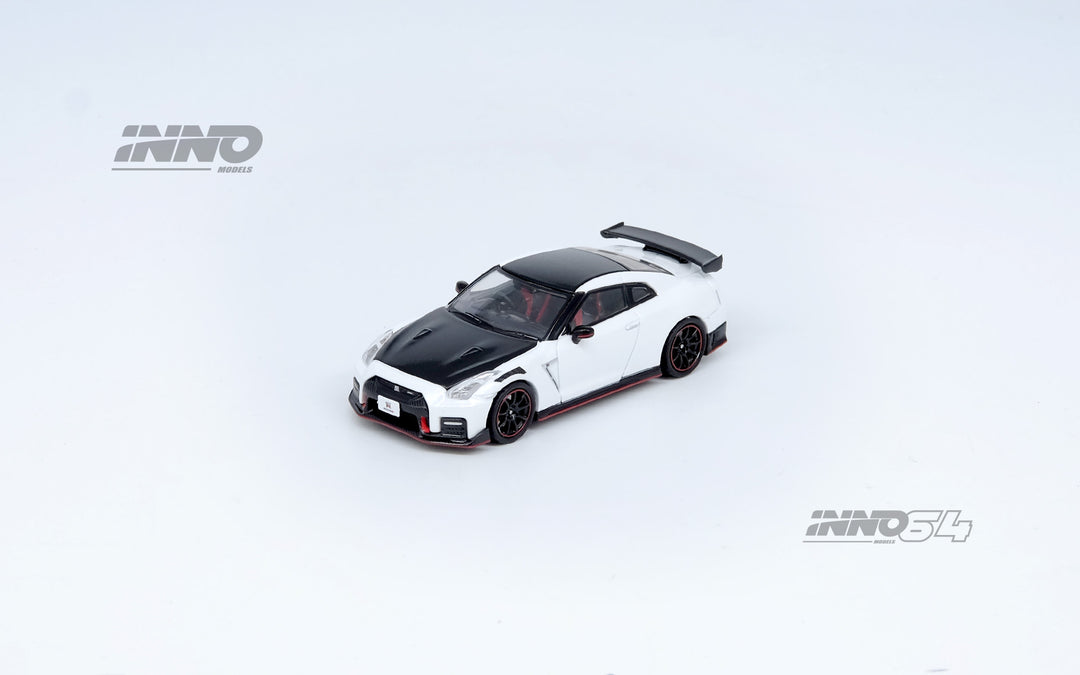 [Preorder] Inno64 1:64 NISSAN GT-R (R35) NISMO White IN64-R35N-WHI