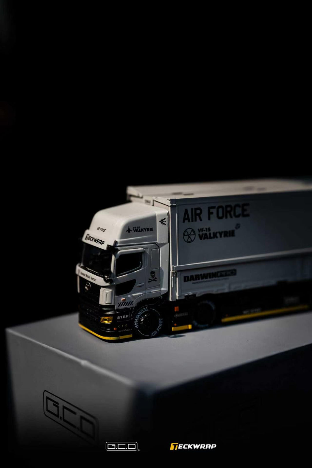 [Preorder] GCD 1:64 Hino Profia 700 combat Grey Livery (DarwinPro &amp;TECKWRAP) 2018 KS-118-688